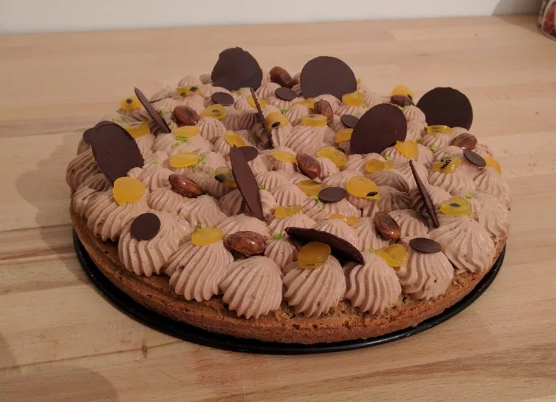 Entremet Chocolat, praliné, fruits de la passion