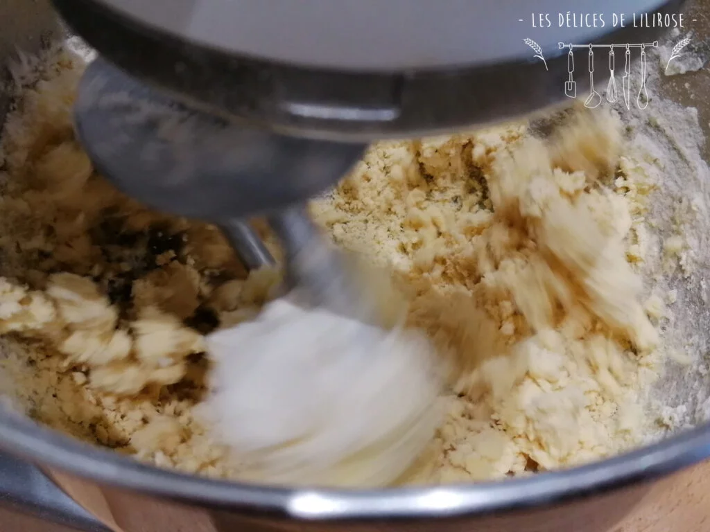 On ajoute la farine pour terminer.