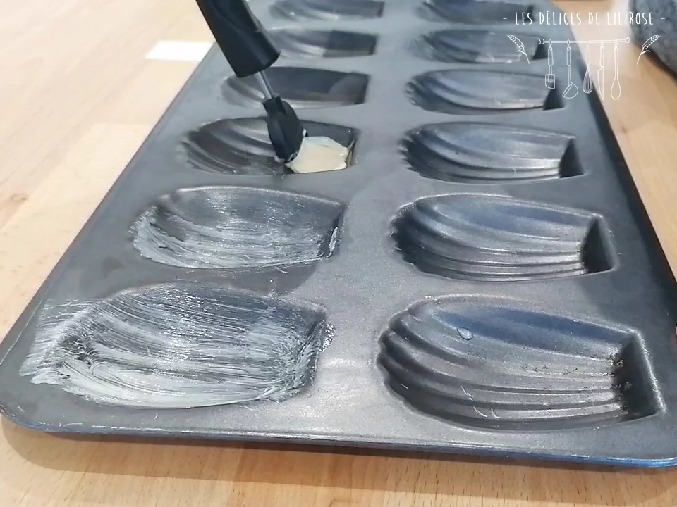 Beurage du moule à madeleine