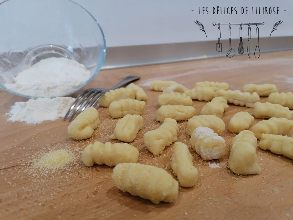 Gnocchi faconnés avec les stries formées avec la fourchette
