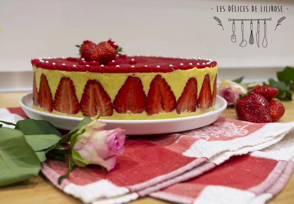 Un délicieux fraisier traditionnel.