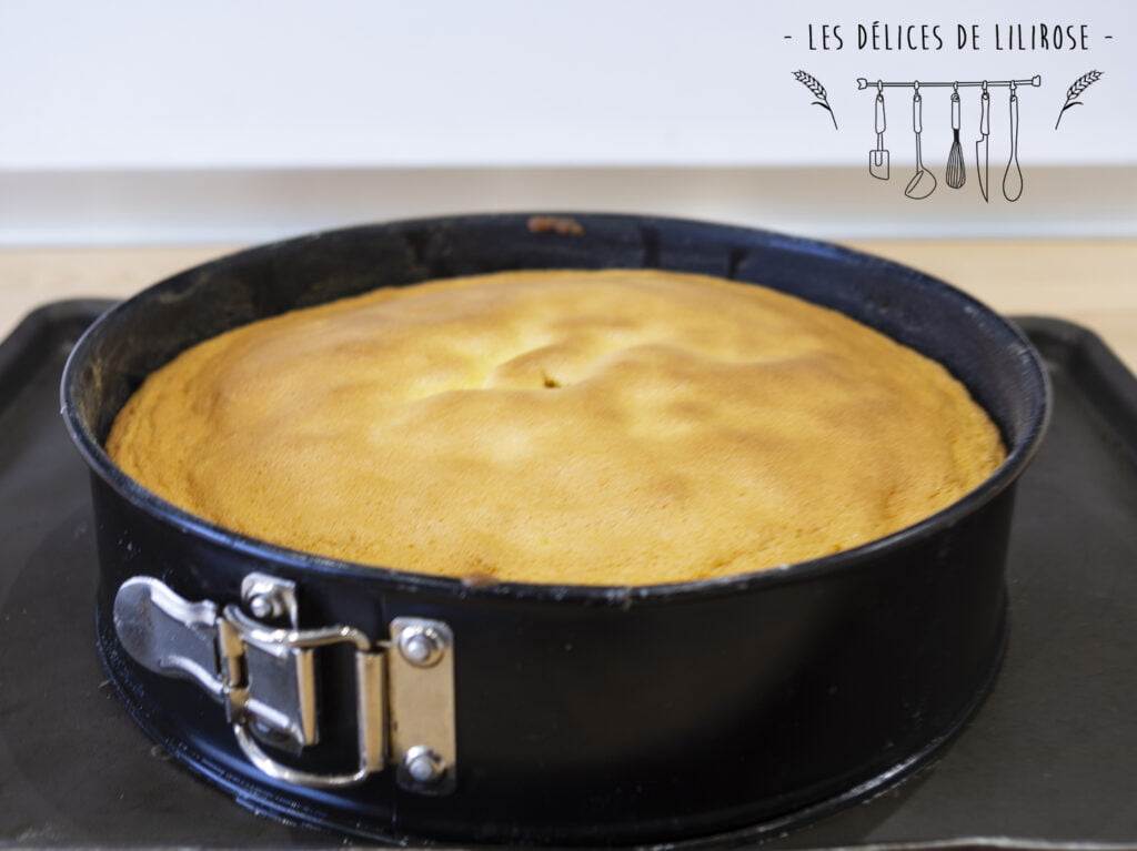 On cuit la génoise pendant 20 minutes dans un four à 180°C