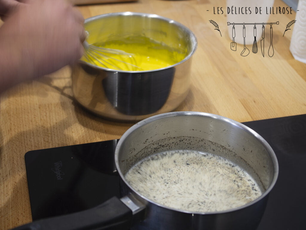 On prépare le lait infusé à la vanille